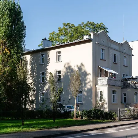 Sanhaus - Retro - Przy Plazy Z Parkingiem Apartamento Sopot
